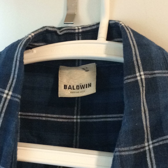 4 Button down Men’s shirt - Picture 7 of 10